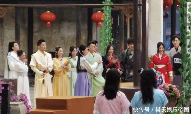 cos|跑男CP分组,杨颖张彬彬一组,黄旭熙周也一组,蔡徐坤小组养眼