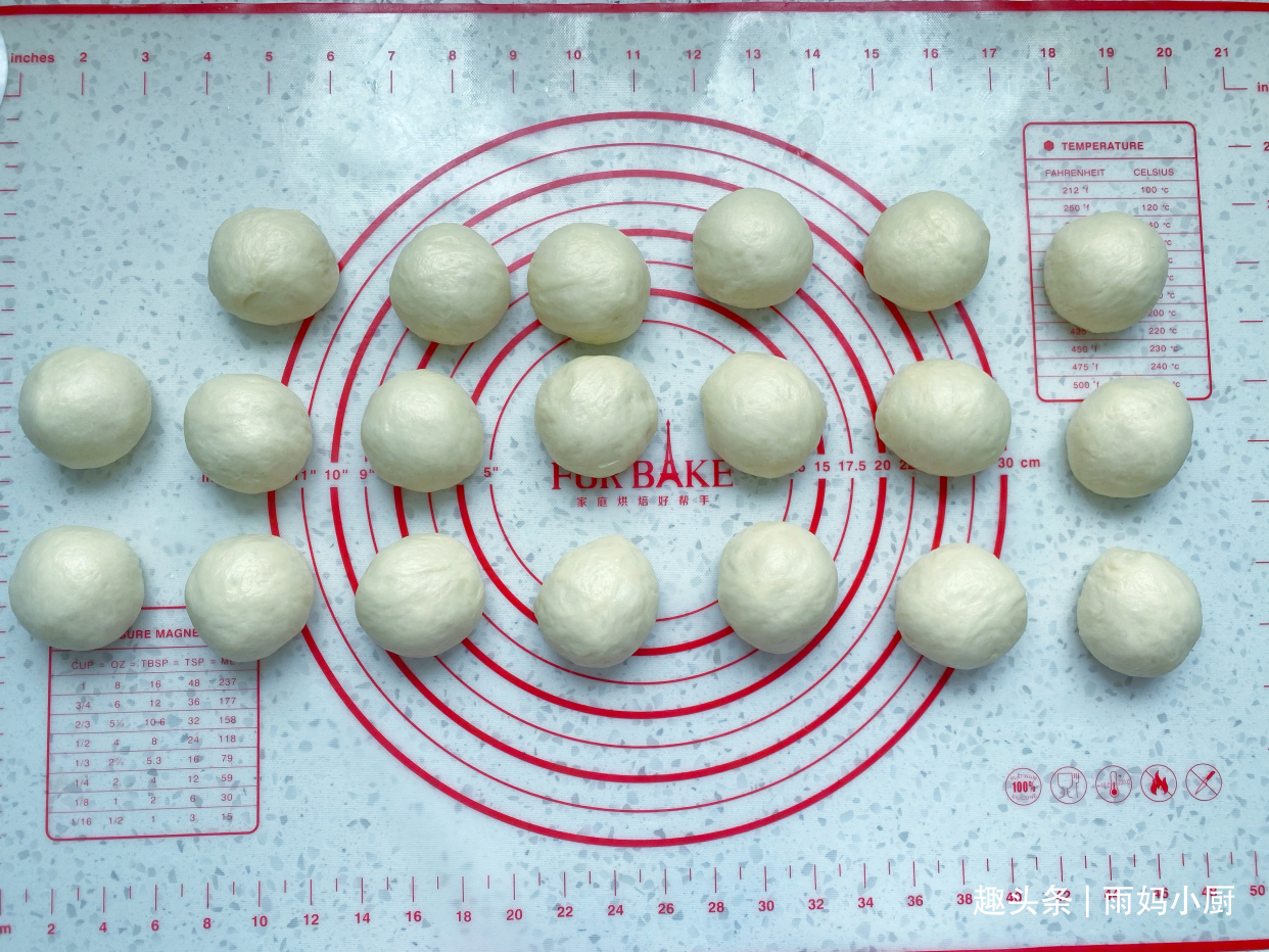 用了九年的面包配方,奶香浓郁又拉丝,做法简单,比买的好吃