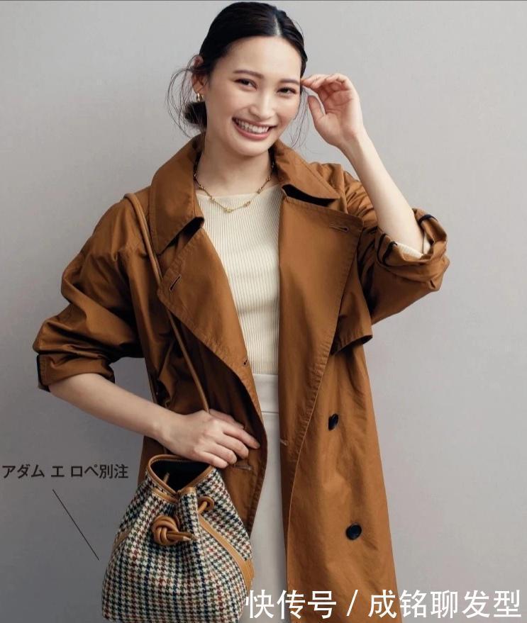 四五十岁女人减龄搭配，日系风衣搭配优雅又有女人味，时髦又百搭