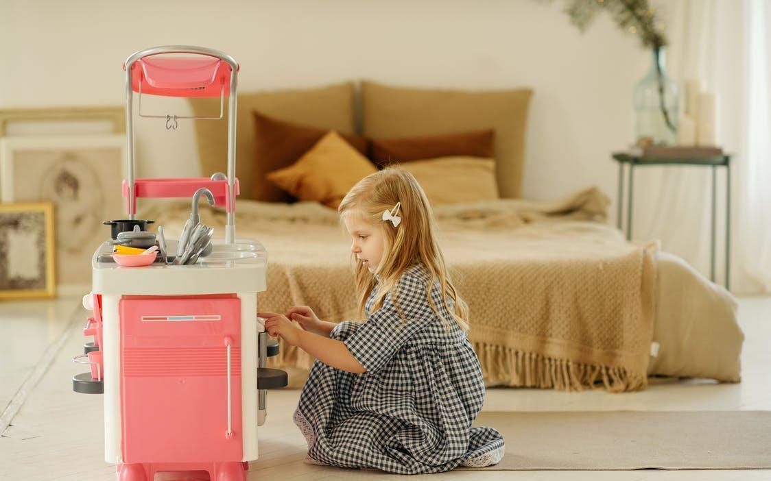 房间|凌乱的房间一定养不出有出息的孩子?越乱越有创造力!