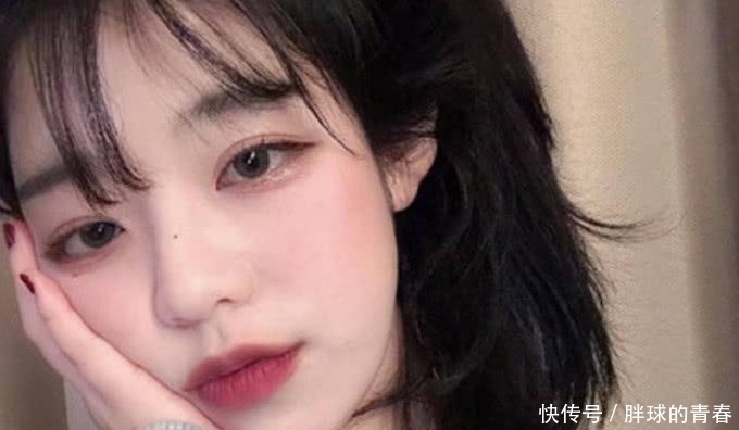 特点|敢露出“额头”的女生,90%脸上有4大特点,第三个是硬伤!