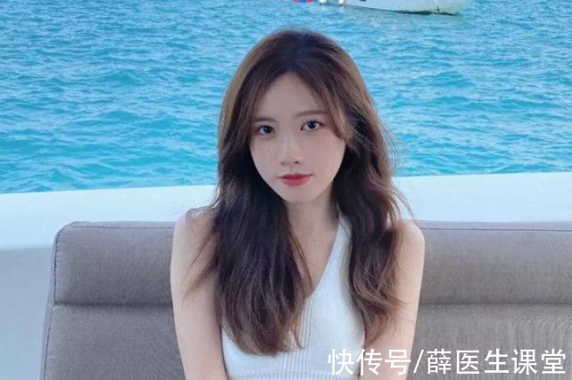 乳腺结节|医生：女人若出现乳腺结节，牢记“2吃、2不吃”，早散结免留疤