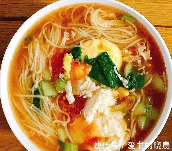 西红柿|简单早餐——西红柿热汤面！
