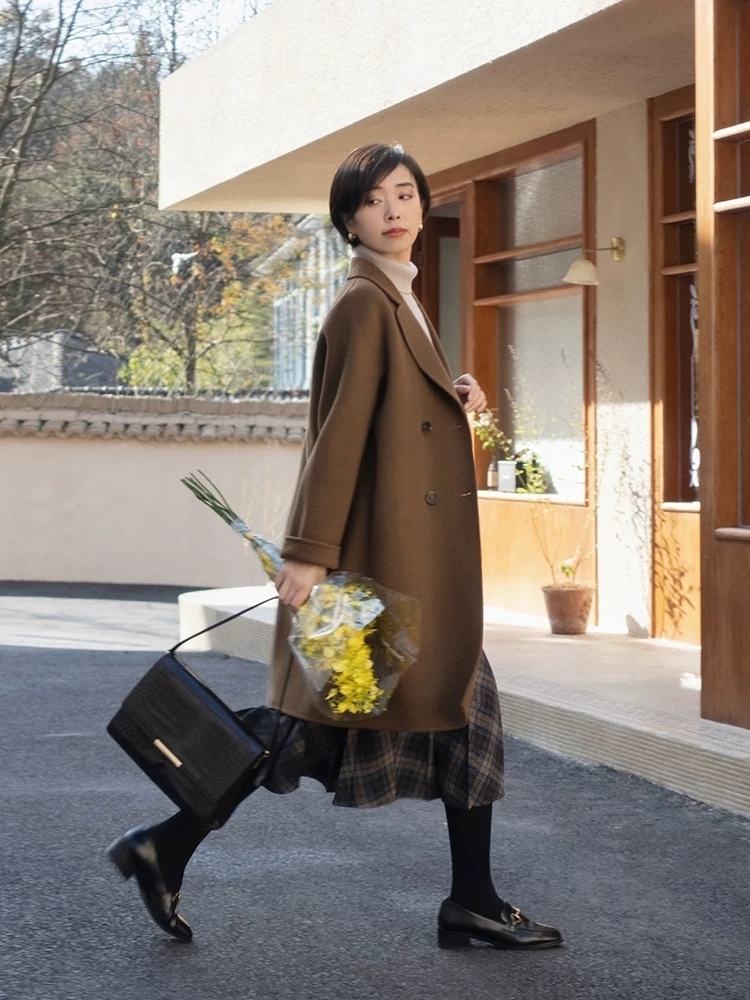 大衣 这些“大衣穿搭”才叫高级,保暖舒适又有气场,日常实用不挑人