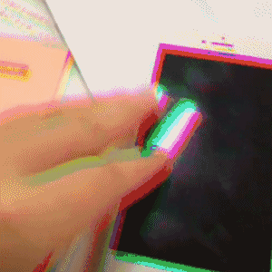 |搞笑GIF:看着都觉得好痛 赶紧喝口饮料压压惊