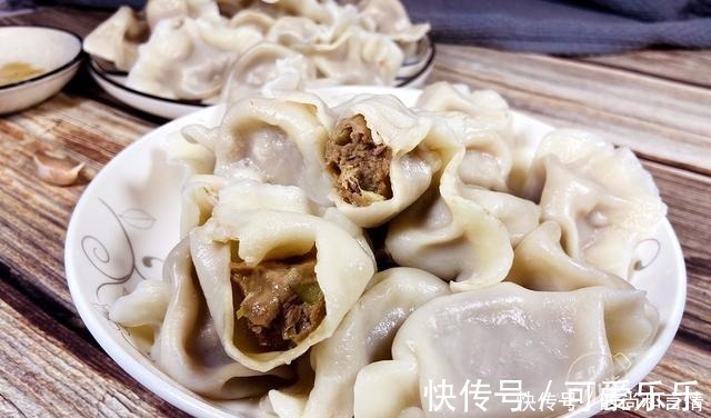 牛肉饺子这样调馅太好吃了,再贵也要吃,做法简单味道鲜香,解馋