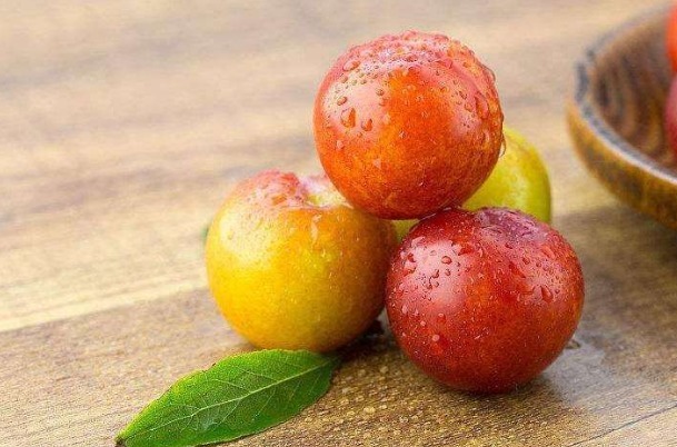 苦杏仁苷|每天坚持吃一些李子，一周后身体有何变化许多好处不请自来