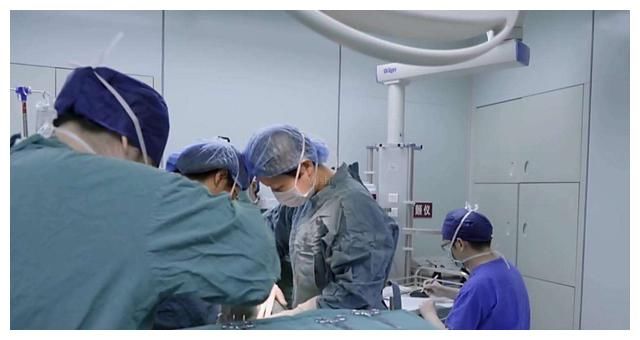 第一次剖腹产和第二次剖有啥区别？医生：同样是剖，区别却很大