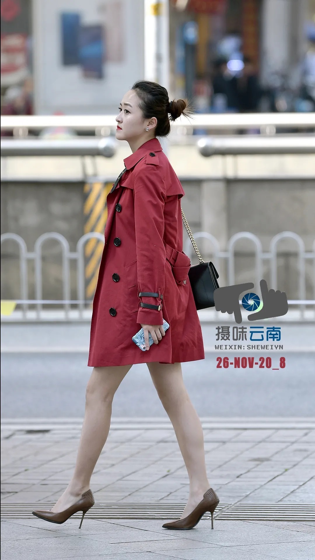 风衣|街拍:恋上风衣恋上冬,一件温暖又美丽的风衣,赐予我们勇敢力量