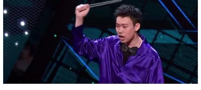 《脱口秀大会4》半决赛:选手表现不佳,周奇墨96票直接晋级