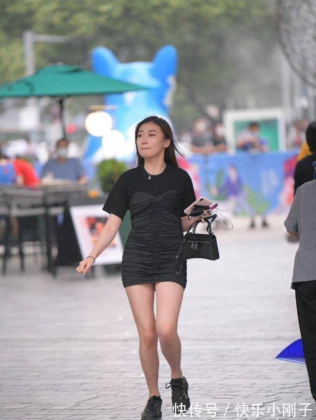 修身款 美而不凡的连衣裙穿搭可爱有气质,凸显气质让美腿修长,减龄优雅