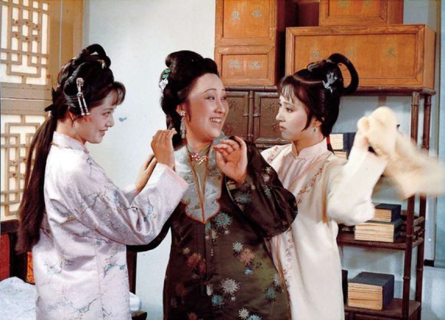 |陈晓旭担心张莉的婚姻,张莉却给她说笑话,宝姐姐总是报喜不报忧