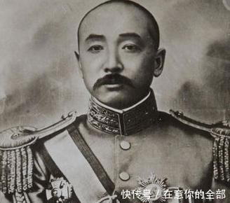 看门|张作霖夜晚回府，被看门的小兵用枪指着一顿骂，张作霖重重有赏！