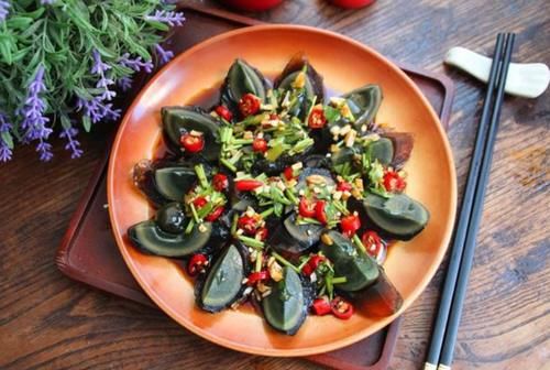 慢性疾病|吃皮蛋，到底对身体有益还是有害？现在告诉你答案，看完抓紧收藏