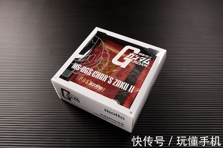 皮革 高达联名皮革产品:三大经典招牌机甲均亮相