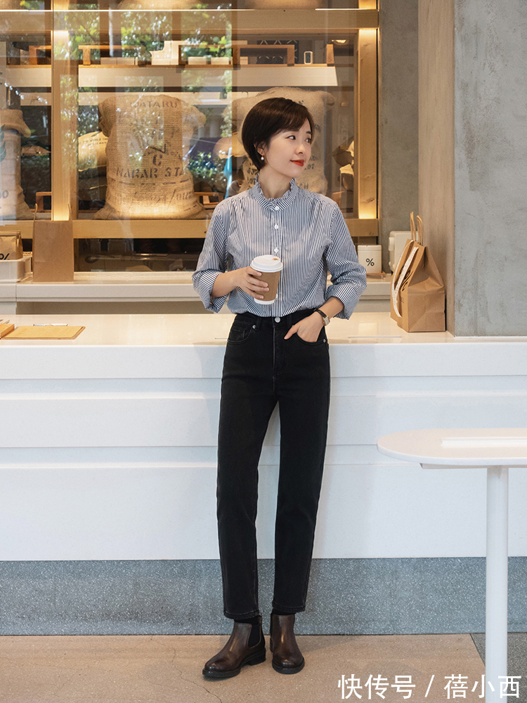水洗|奔三奔四的女人,还是穿“牛仔裤”最时髦,搭配毛衣、衬衫真高级