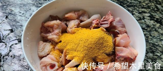 盐焗鸡煲,这一道家常菜在广东出了名,好吃味美又简单!