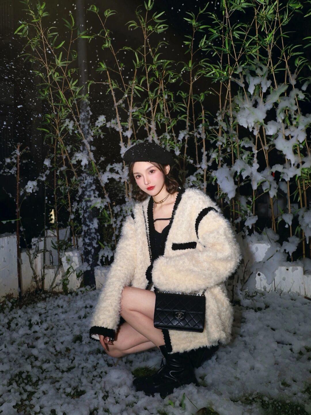 短款 今年火了一种单品叫“羊羔绒外套”,软糯温柔又百搭,咋穿都洋气