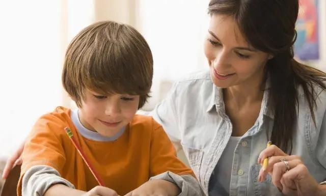 智商|有这3个“怪癖”的孩子往往高智商,父母勿傻傻纠正,别扼杀天才