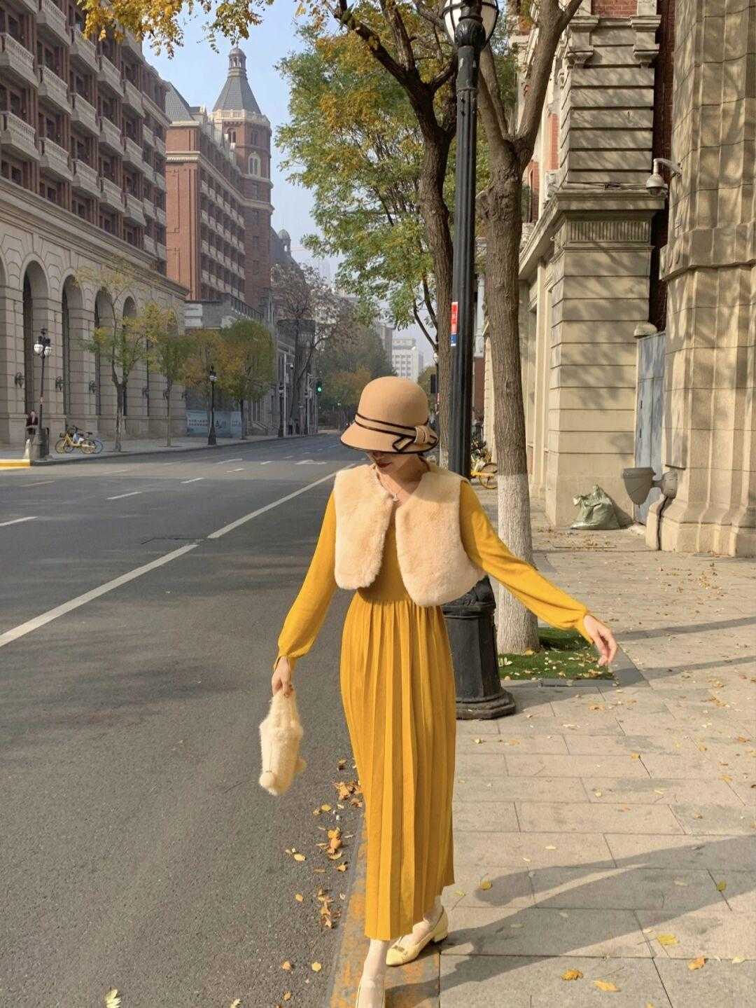 针织连衣裙 偏爱的优雅从容风,也可以将大衣搭得这么美