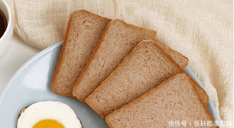 饼干|买零食时，除了“三只松鼠”，还有这10款过百万评论数的美食