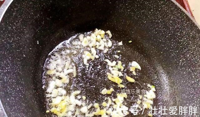 冬天多吃这菜,低脂营养高,大火炒一炒,嫩滑可口特下饭!