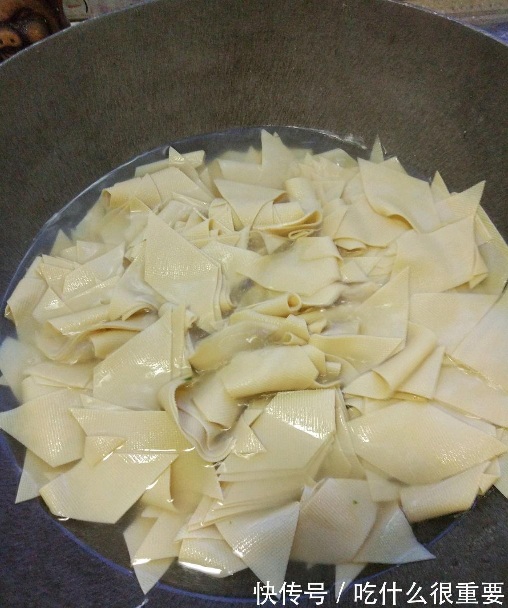 东北人|东北男人最爱的下酒菜：干豆腐炒尖椒，这样做，味道跟饭店一样