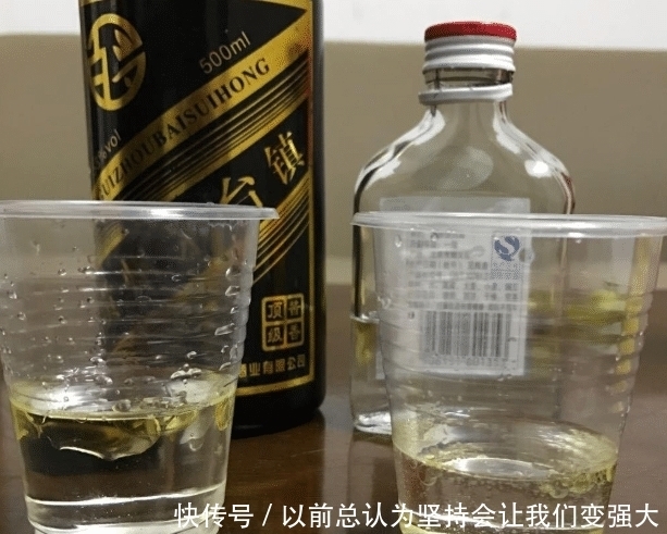 喝白酒之前滴一滴油，真假白酒立刻一目了然，经常喝白酒的注意了！