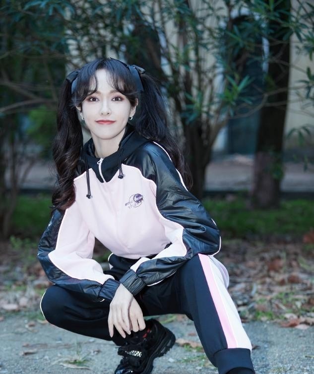 脸部 别再披头散发了！这4款“发型”才够美够撩人，总有一款适合你