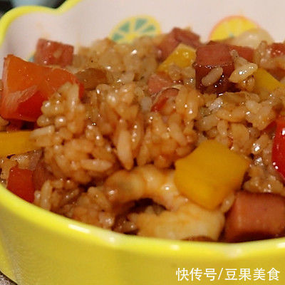 披萨|#一口新年味，全家享佳味#会拉丝的芝士焗饭，好吃到舔盘