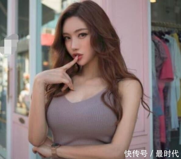 年轻|街拍:时尚美丽动人的小姐姐,身姿丰腴清新活力凸显年轻!