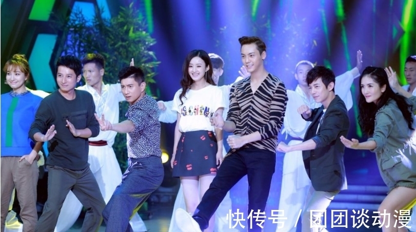 谢娜|《快本》户外版合照发布，快乐家族四分五裂，合影站位太现实了！
