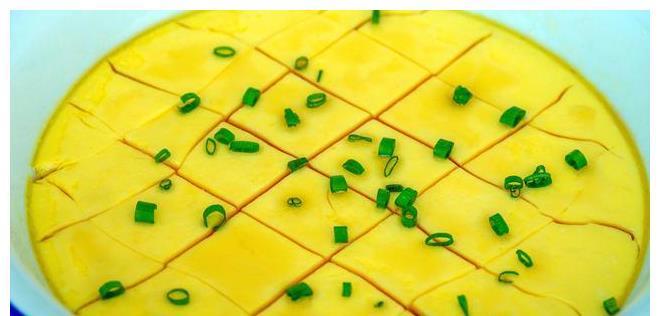 做法|蒸鸡蛋用冷水还是热水？大厨教你正确做法，蛋羹嫩滑无气孔，收藏