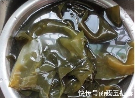 泡海带时，直接用水泡就“废”了，跟着我做，海带干净无腥味