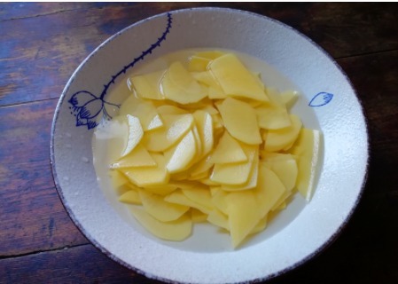 土豆和它是完美搭配,增香又增味,常做给小孩吃