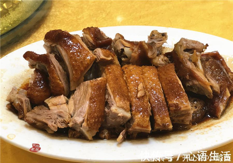 亲戚请吃饭，表姐提前抢着去买单，5人花了210，爸妈满足吃到撑