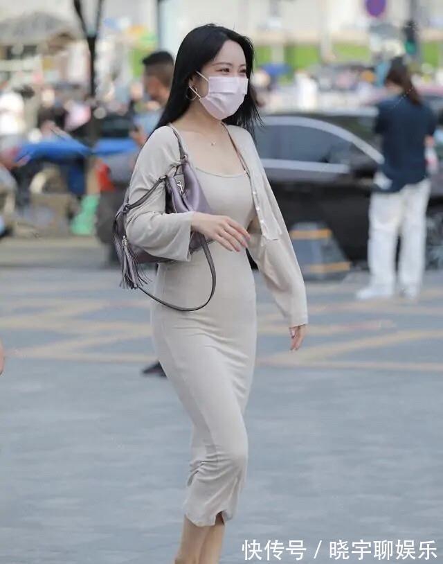 夏季|仅靠“连衣裙”不够了，今年“两件套”更吃香，时髦洋气又得体！