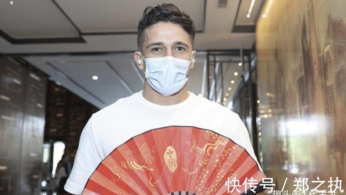 归化球员|直接返回巴西!费南多救了洛国富,归化后零出场,足协被打脸