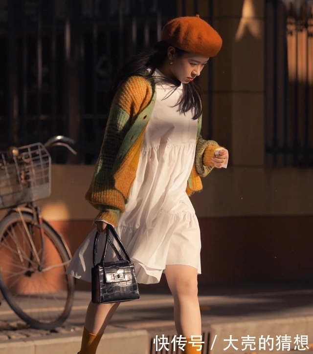 拒绝油腻,最近流行这些色系的穿搭,“去油”显年轻,美的高级