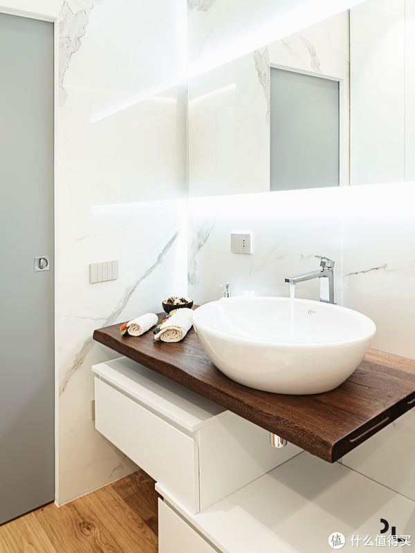 装修|90后丁克一族夫妻的家，装修审美太独特，入户后我被深深吸引了