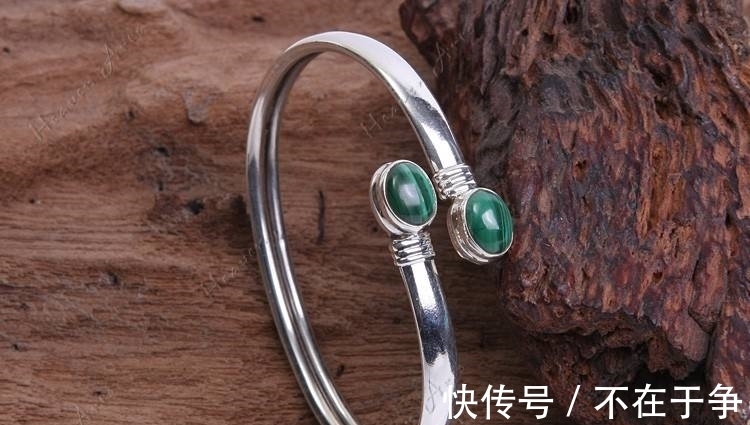 女性 手镯不能随便戴,18岁到50岁的女性,不同年龄段要戴不同的手镯!