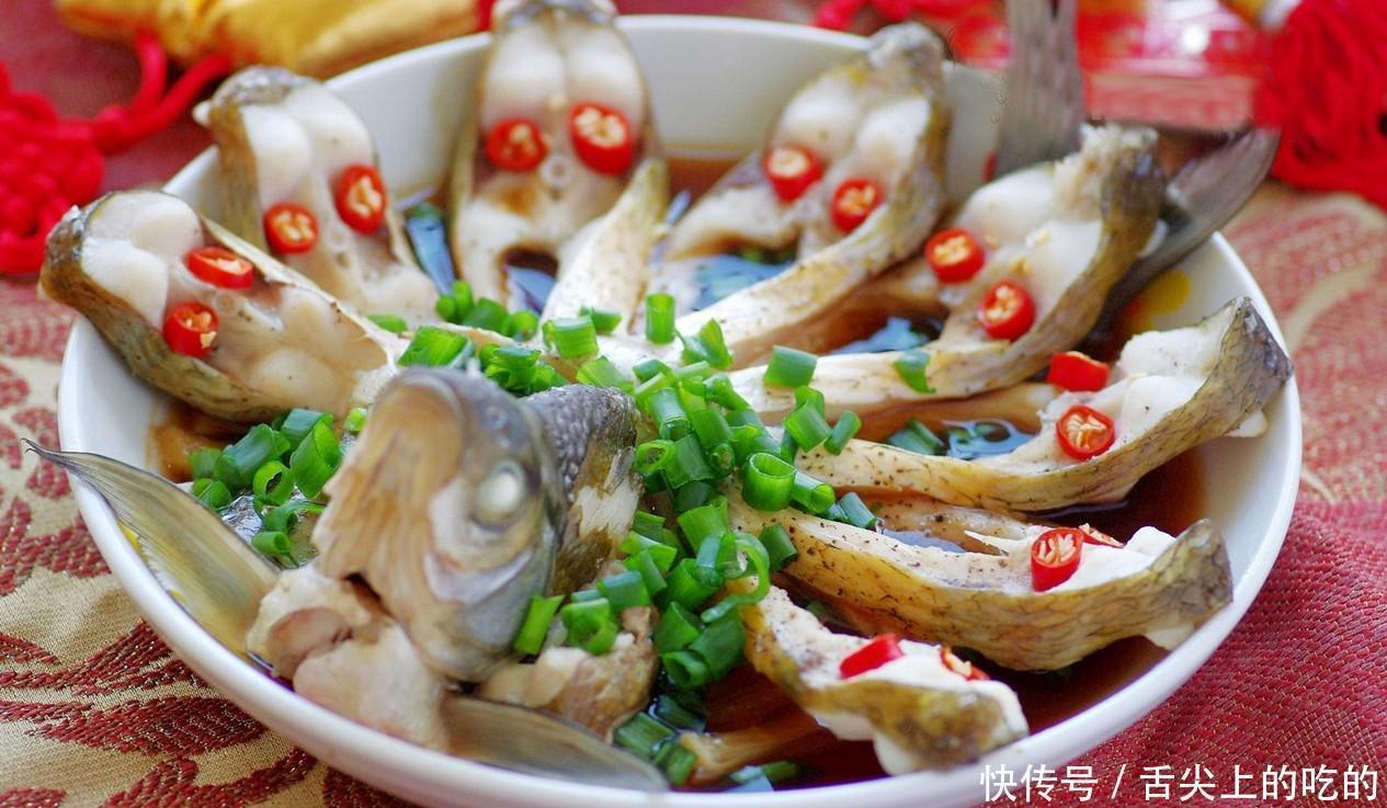 鲜美|清蒸鱼时,切记不要放盐和酱油,肉质鲜美,不腥不老,上桌抢着吃