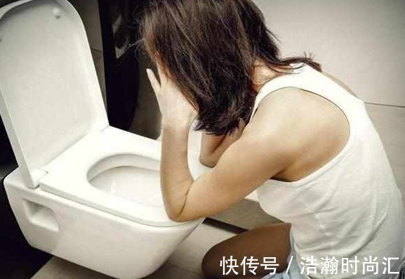 胚种|女人怀孕期间,如果排尿时没出现这2个现象,那么说明羊水很足