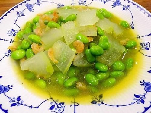 食物|女性到了中年常吃三种食物，健脑益智，软化血管，延缓衰老