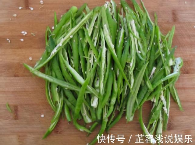 不粘锅|炒肉时加淀粉是大错！换成这2样，牢记3技巧，嫩滑入味，不粘锅