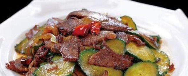 切丝|人到中年想身体好，坚持常吃3物，祛皱淡斑，排毒润肤，好处多多