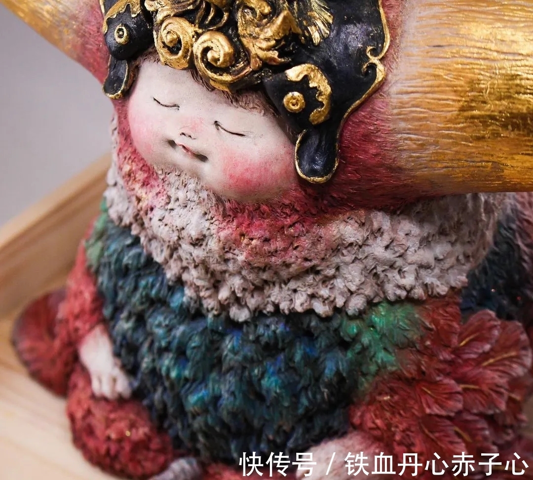 Ueda$Akishi Ueda:黑暗和可爱的完美交融