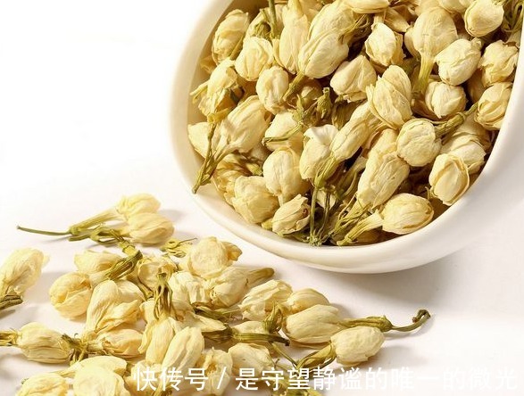 菊花|“3种”花泡水喝最养胃!还能清热解毒去除油脂,早了解早受益!