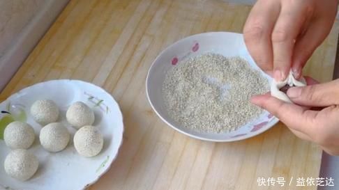 豆沙|把糯米粉开水一烫，不发面不饧面，个个空心不开裂，比油条更好吃