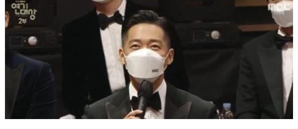 MBC演技/2度夺情侣奖!「前任」坐台下 李俊昊放闪:我心里有德任